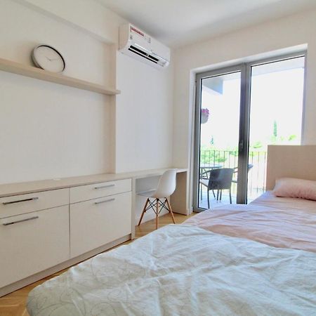 2Bd New Dobrota Apt With Bay Views Kotor Exterior foto