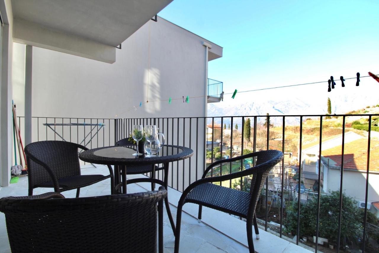2Bd New Dobrota Apt With Bay Views Kotor Exterior foto