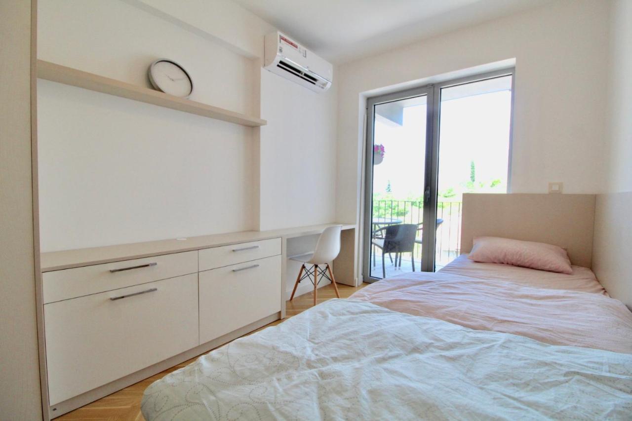 2Bd New Dobrota Apt With Bay Views Kotor Exterior foto
